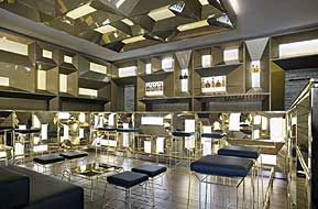 Clubs & Lounges