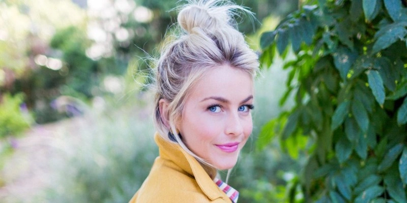 Julianne Hough Profile photo 2