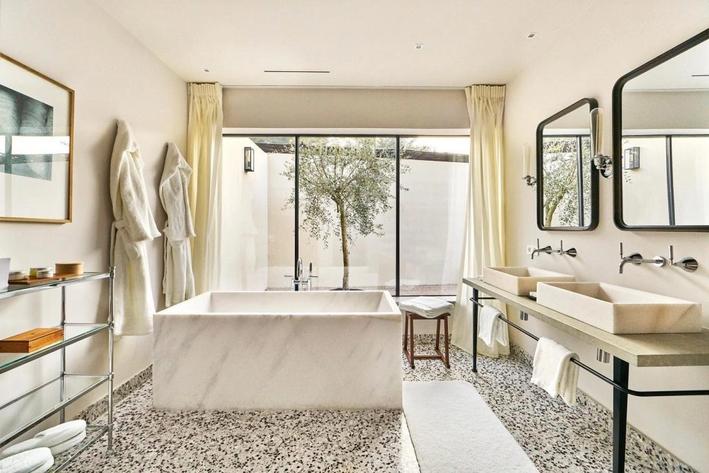 Villa La Coste Bath 