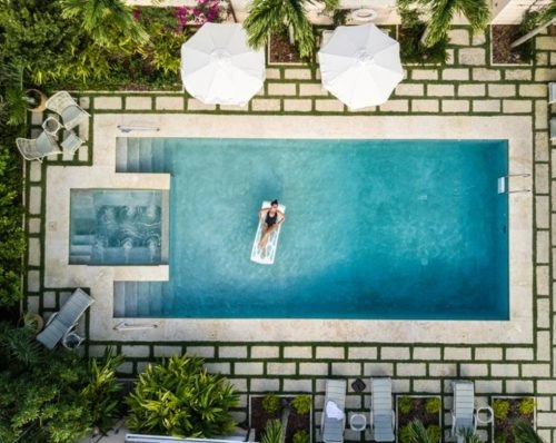 where to stay in the bahamas; eleven