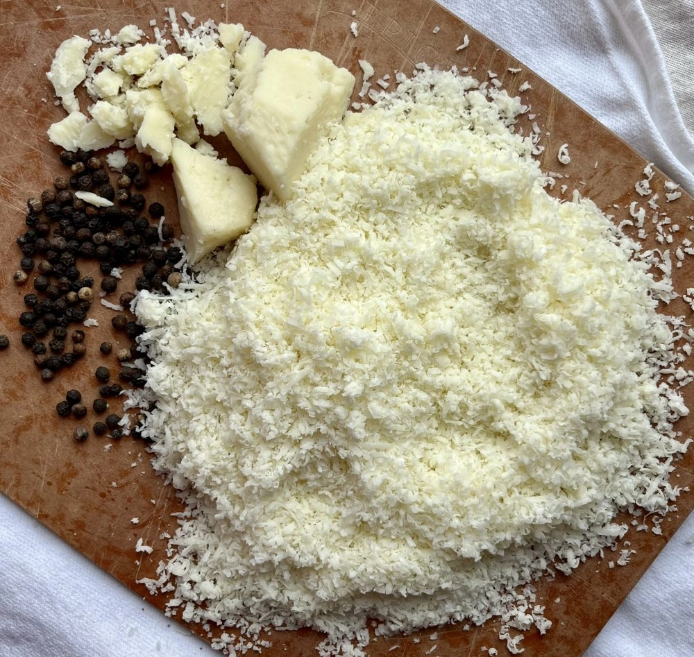 Cacio e Pepe ingredients 