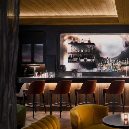 Maple & Ash Chicago Bar