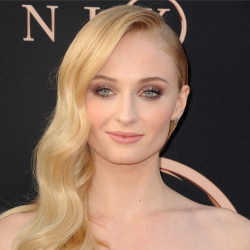 Sophie Turner - Maldives Travel Article