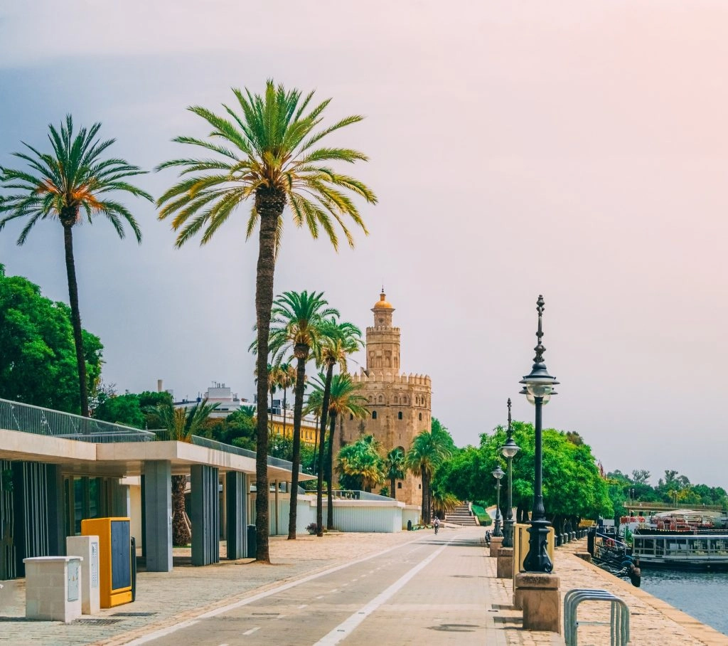 Tore de Seville along the river
