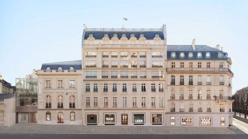 30 Avenue Montaigne, Dior flagship in Paris. Yannick Alleno chef at the on-site restaurants