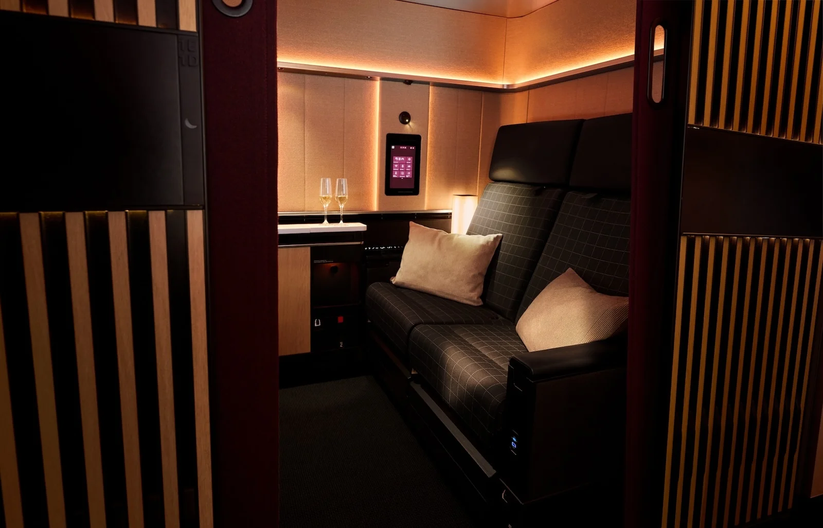 SWISS' New First Class Product Offers Utmost Privacy and Space