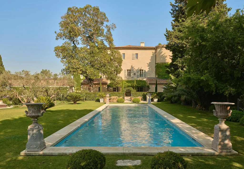 The exceptional pool and grounds of the estate.